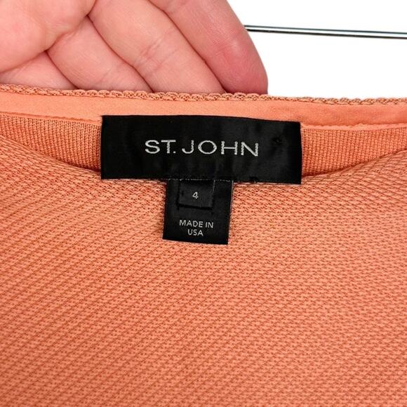 St. John Wool Blend Santana Knit Peach Lightweight Pencil Knee Length Skirt Sz 4 - Picture 3 of 10